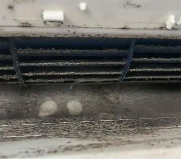 张家港空调吹的风有股烧焦味是怎么回事